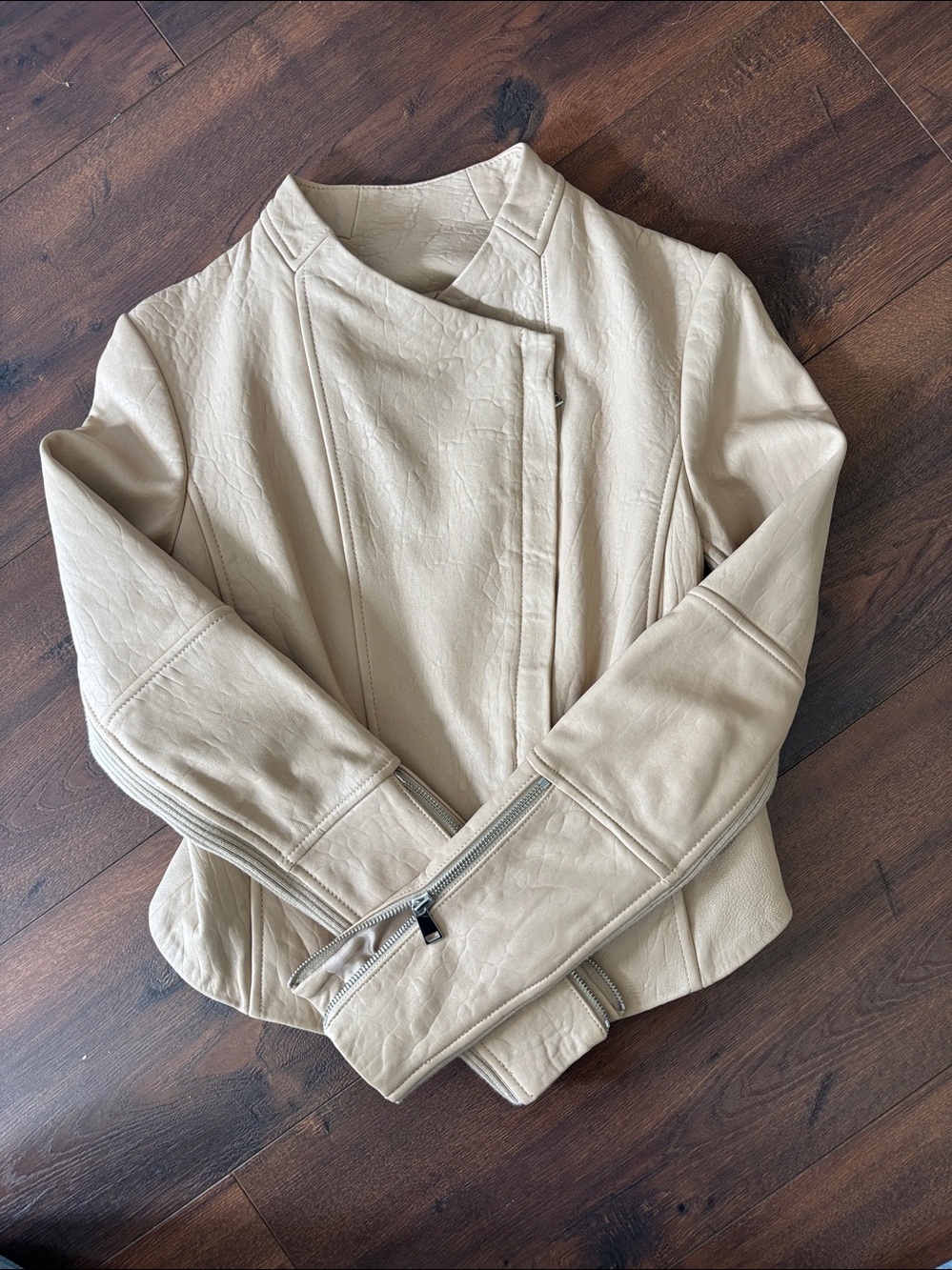 Vince Leather Moto Jacket in Beige Size Small